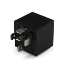 RELÉ 40A 12V Univerzális