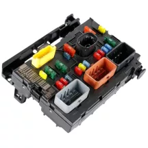 Citroen C2 C3 C4 Peugeot 207 307 L04 BSM Motoráramköri vezérlőmodul biztosítéktábla 9659741880